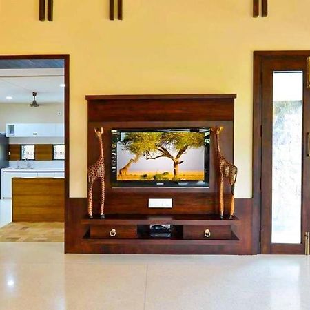 Vacation Villa-Devraj Residency - Bhuj, Kutch Ngoại thất bức ảnh